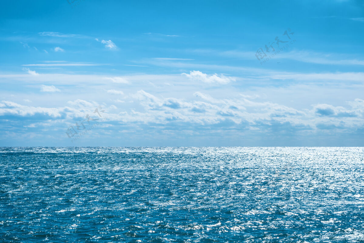 潮湿碧海蓝天云水自然背景清晰深海洋