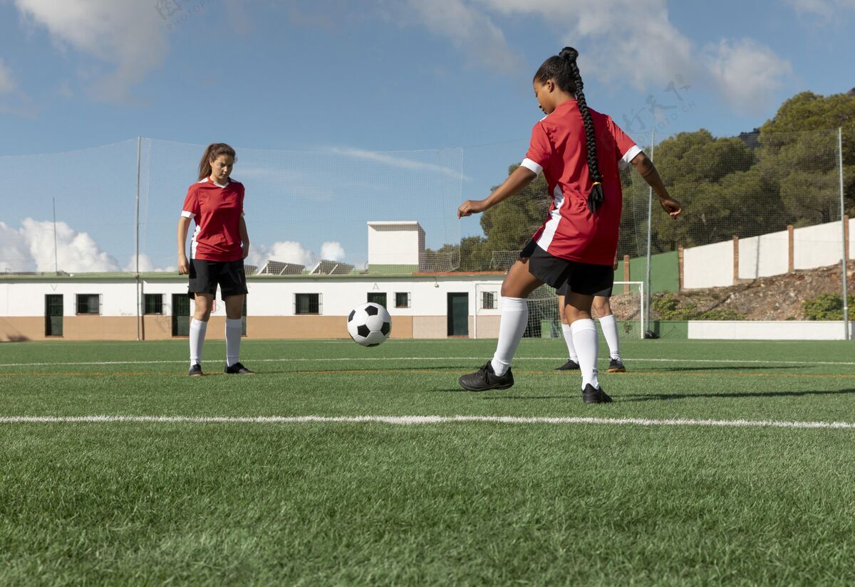 足球全明星女子足球成人运动练习