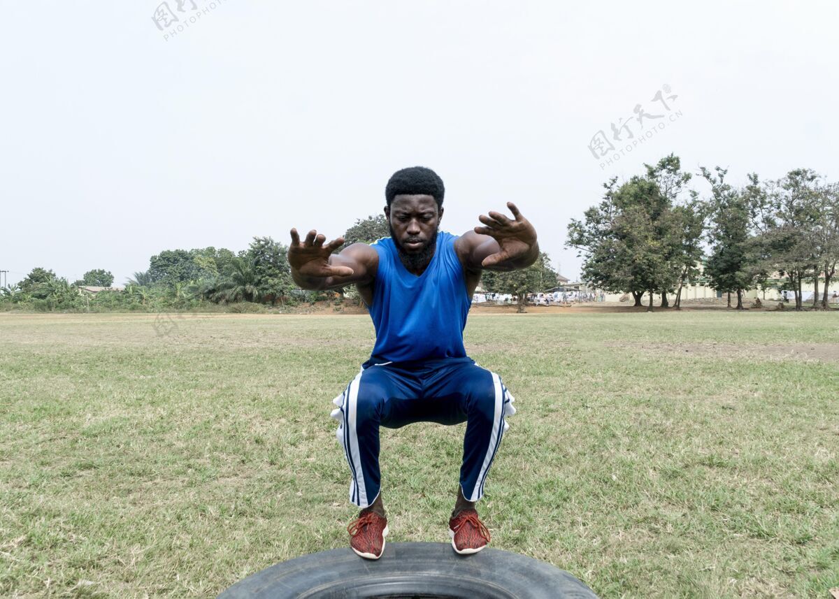锻炼肖像人户外训练男人运动男人