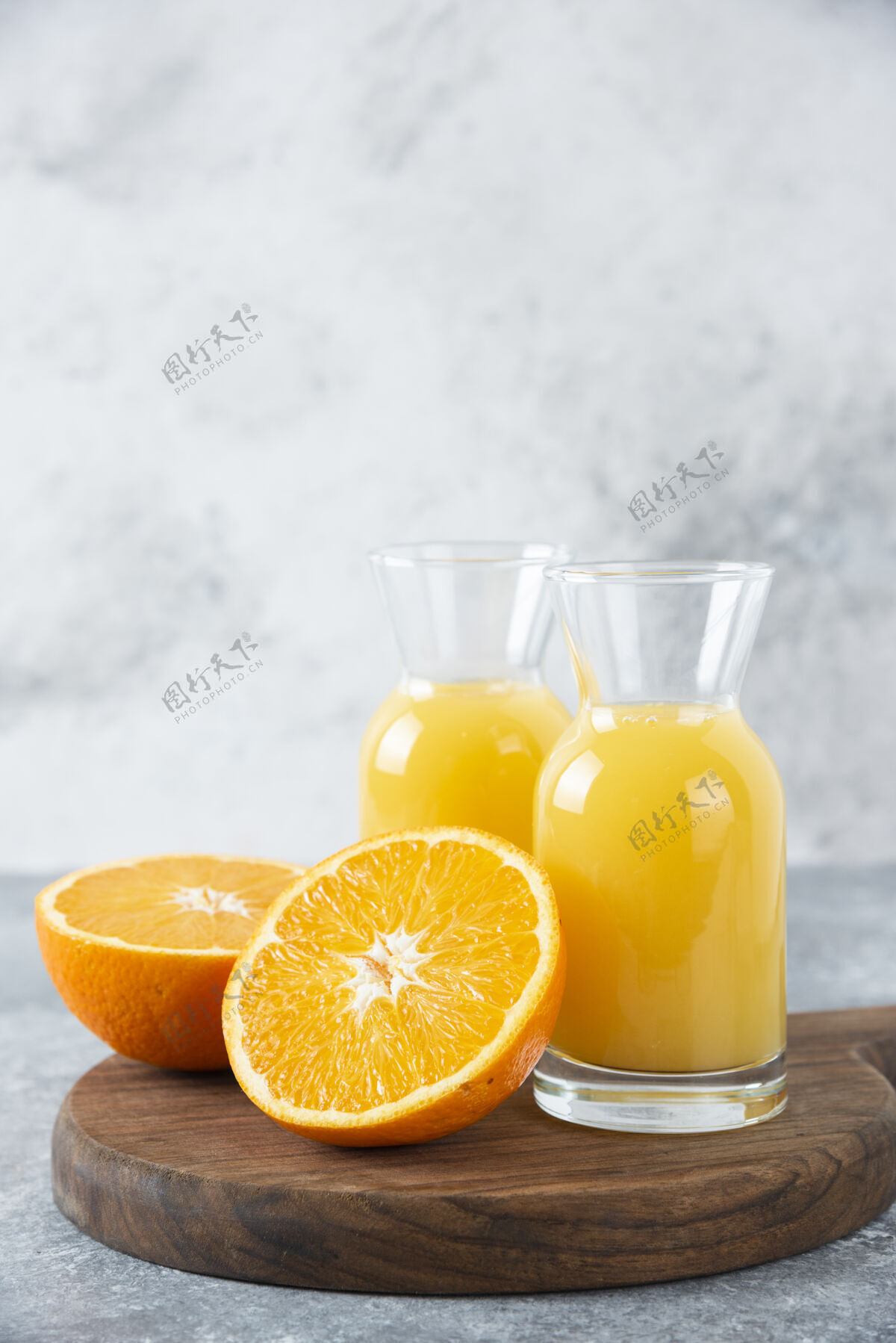 橙子一杯果汁加一片橙子美味冷食物
