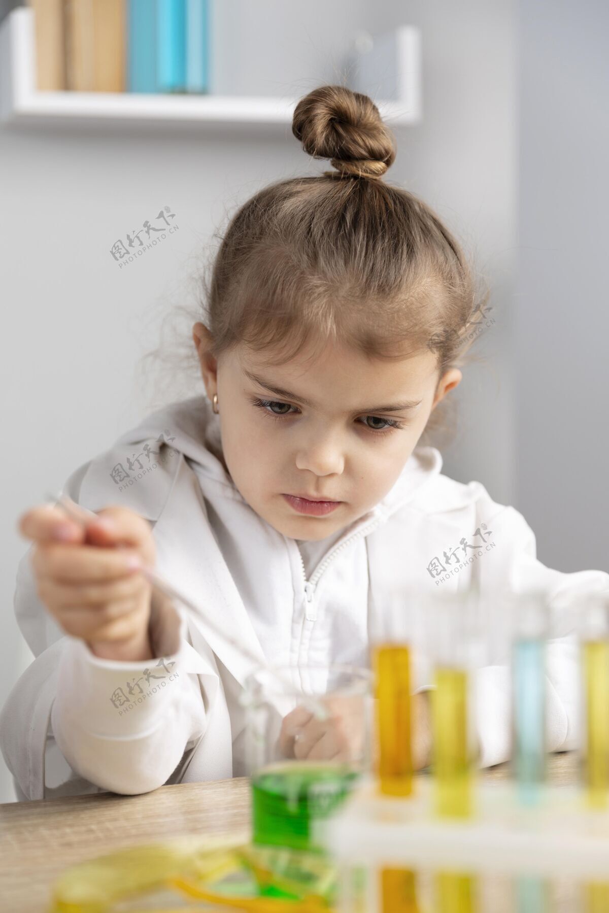 科学在实验室做实验的女孩实验室孩子实验室