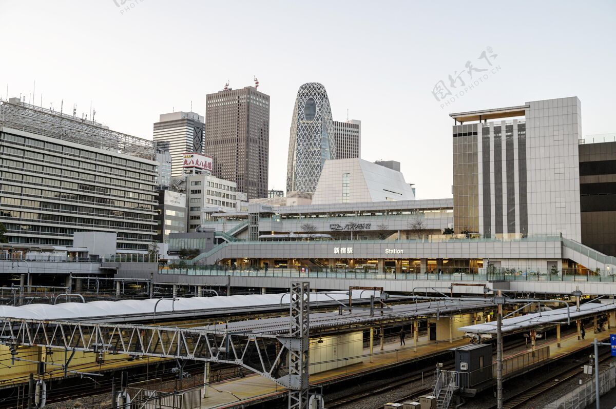 未来日本的街道和建筑物户外建筑城市