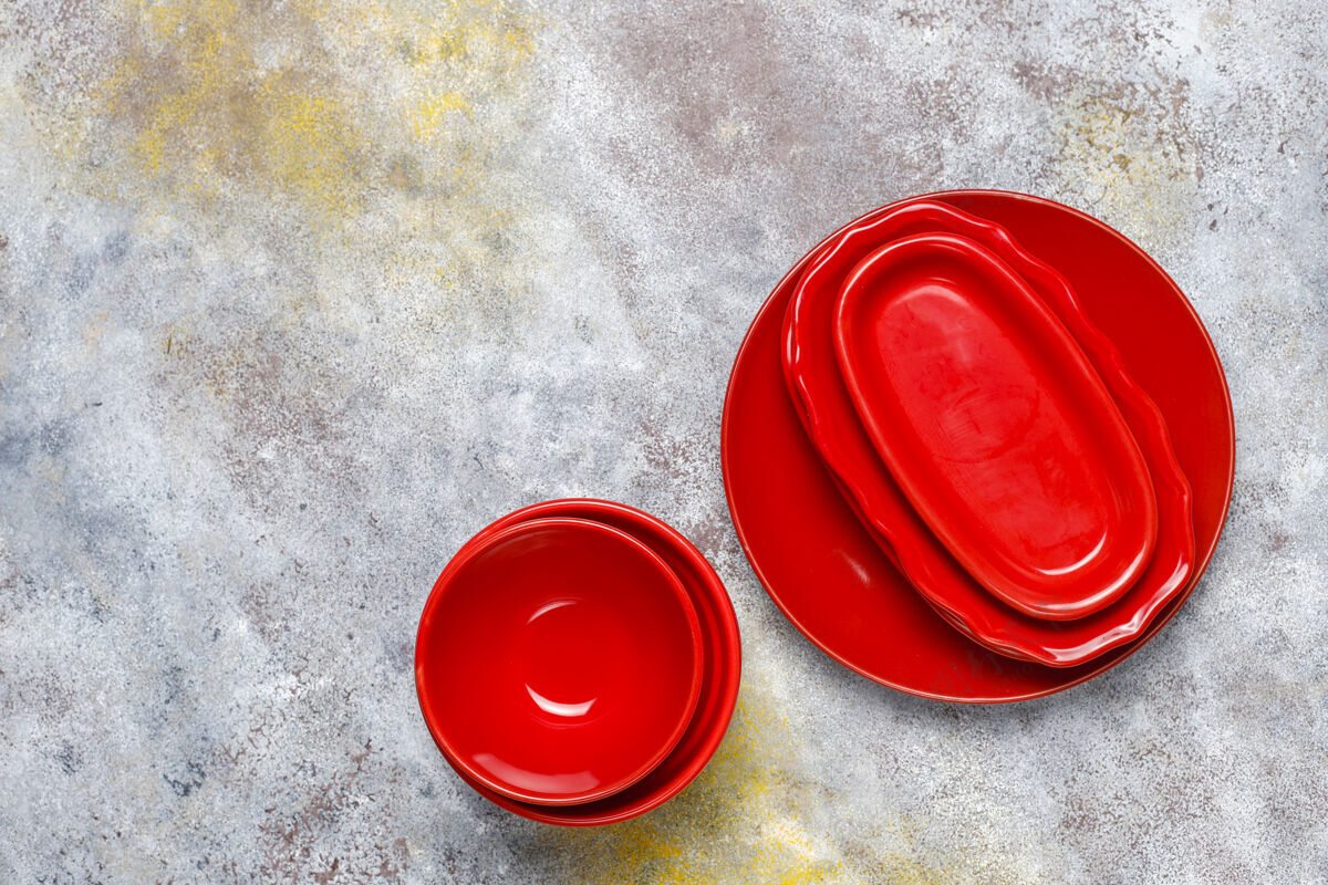 空不同的陶瓷空盘子和碗复制空间餐具陶瓷