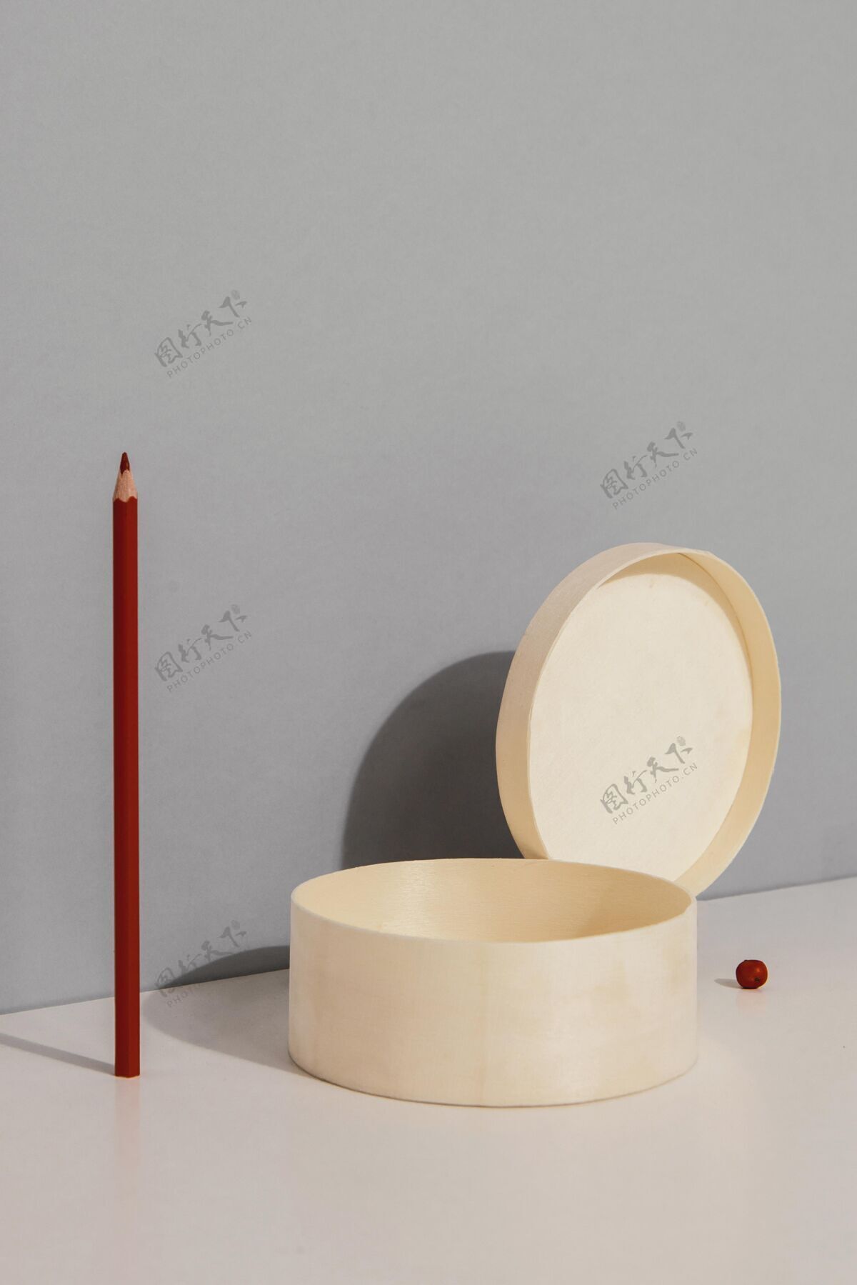 现代抽象最小概念盒和铅笔室内中性简约