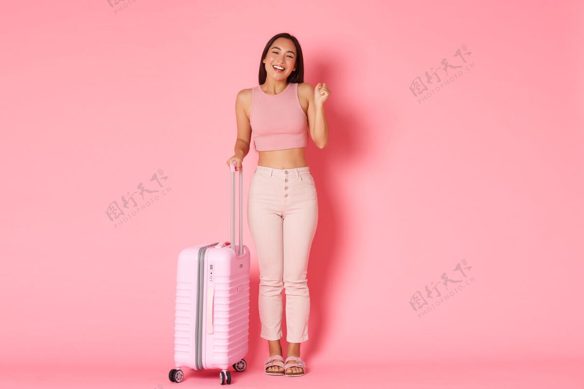 旅行旅游 度假 度假理念全程开朗微笑的亚洲女孩终于出国了旅行社夏天女性