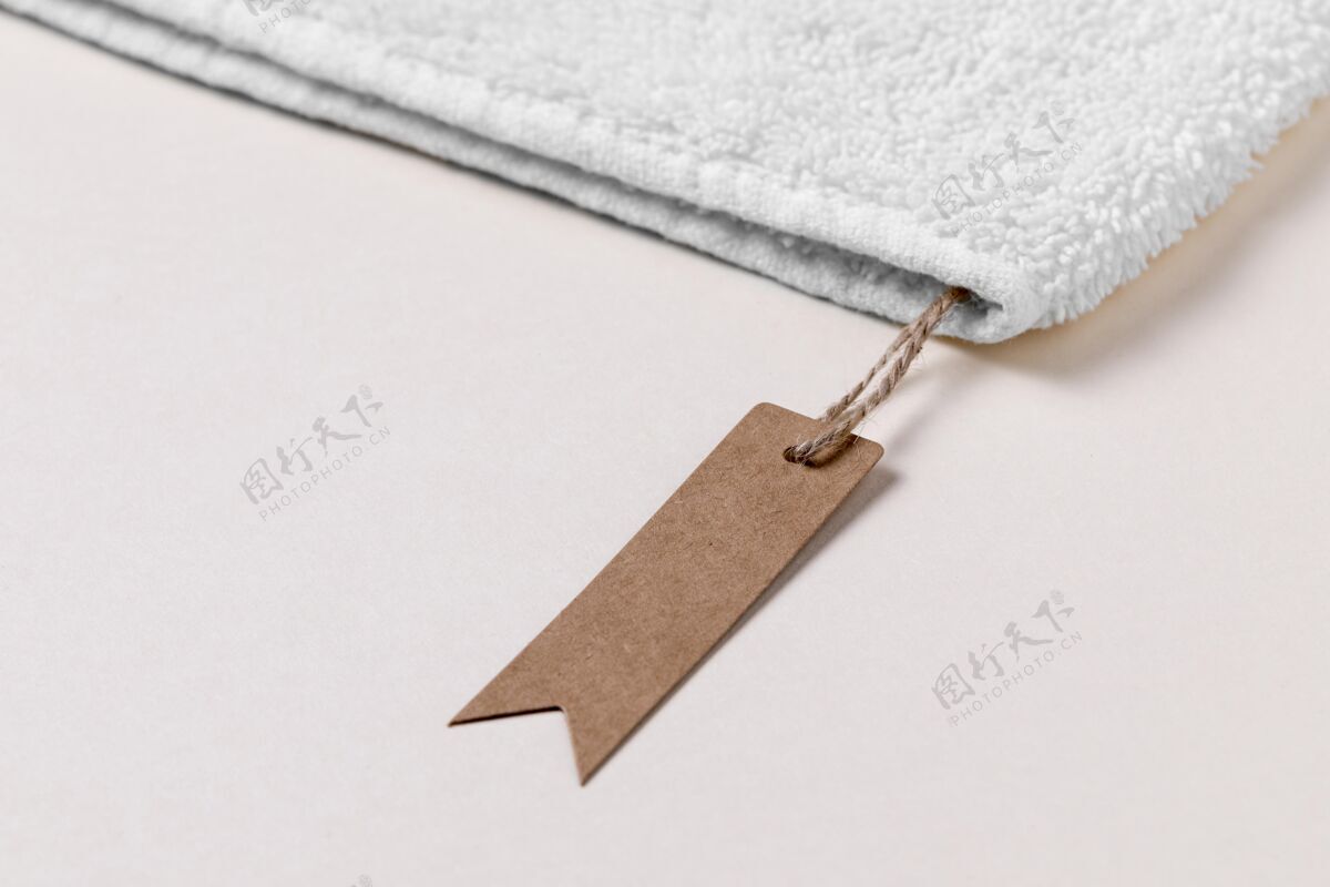 徽章柔软毛巾织物上的服装模型标签模拟纸板纸张